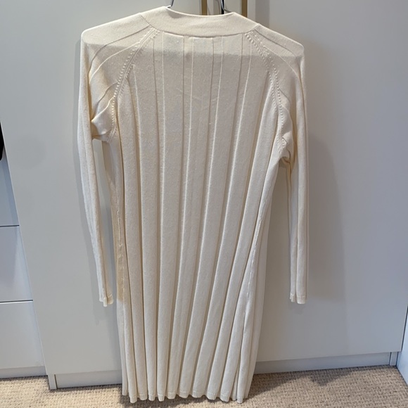NWOT Long white sweater - Picture 3 of 3